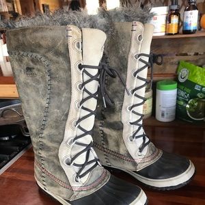Sorel winter snow boots size 8, used lightly